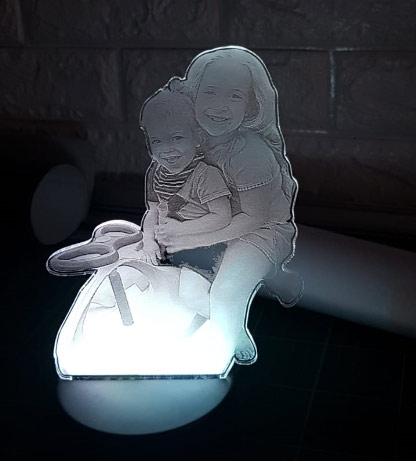 מנורת LED בעיצוב אישי